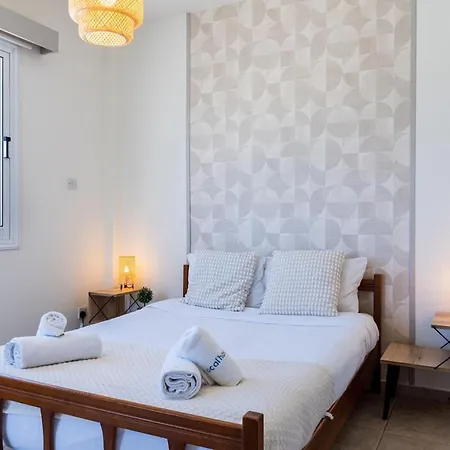 Yellow Canvas - 2-br & Balcony In 公寓 *