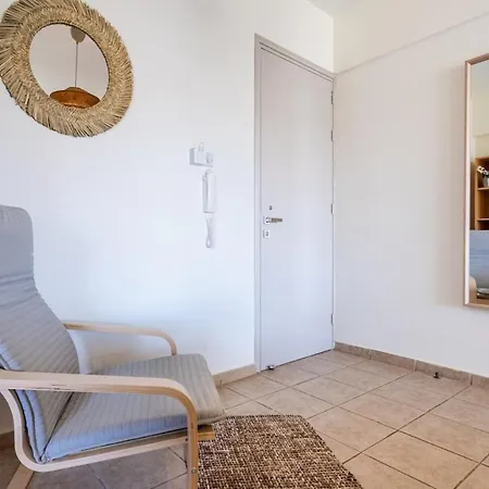 Yellow Canvas - 2-br & Balcony In 公寓 拉纳卡