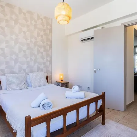 Yellow Canvas - 2-br & Balcony In 公寓 拉纳卡