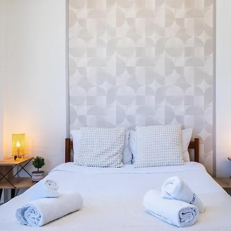 公寓 Yellow Canvas - 2-br & Balcony In *