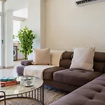 Yellow Canvas - 2-br & Balcony In Larnaca